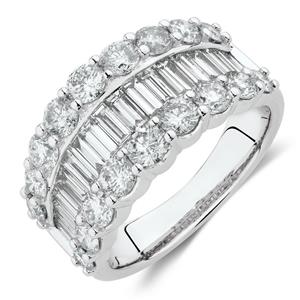Ring with 3 Carat TW of Diamonds in 14ct White Gold