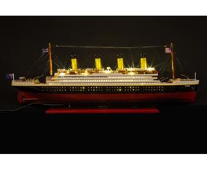 RMS Titanic Model Cruise with lights 80cm