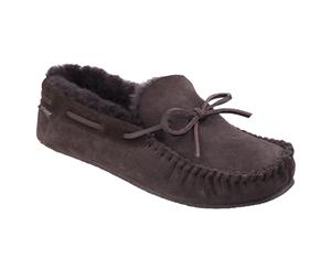 Cotswold Mens Chastleton Sheepskin Moccasin Soft Leather Slippers (Chocolate) - FS4942