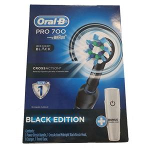 Oral B - PRO700 - Professional Care 700 Toothbrush