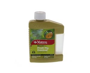 Fruit Fly Control Attracts and Kills Treats up to 30 Trees Yates 200ml