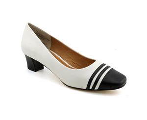 Auditions Womens Classy Leather Closed Toe Classic Pumps